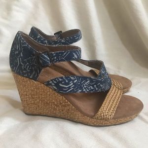 Toms wedges size 5.5